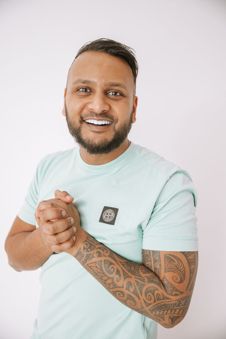 Cha Chi Versaci - Een Arend Vliegt Op Eenzame Hoogte