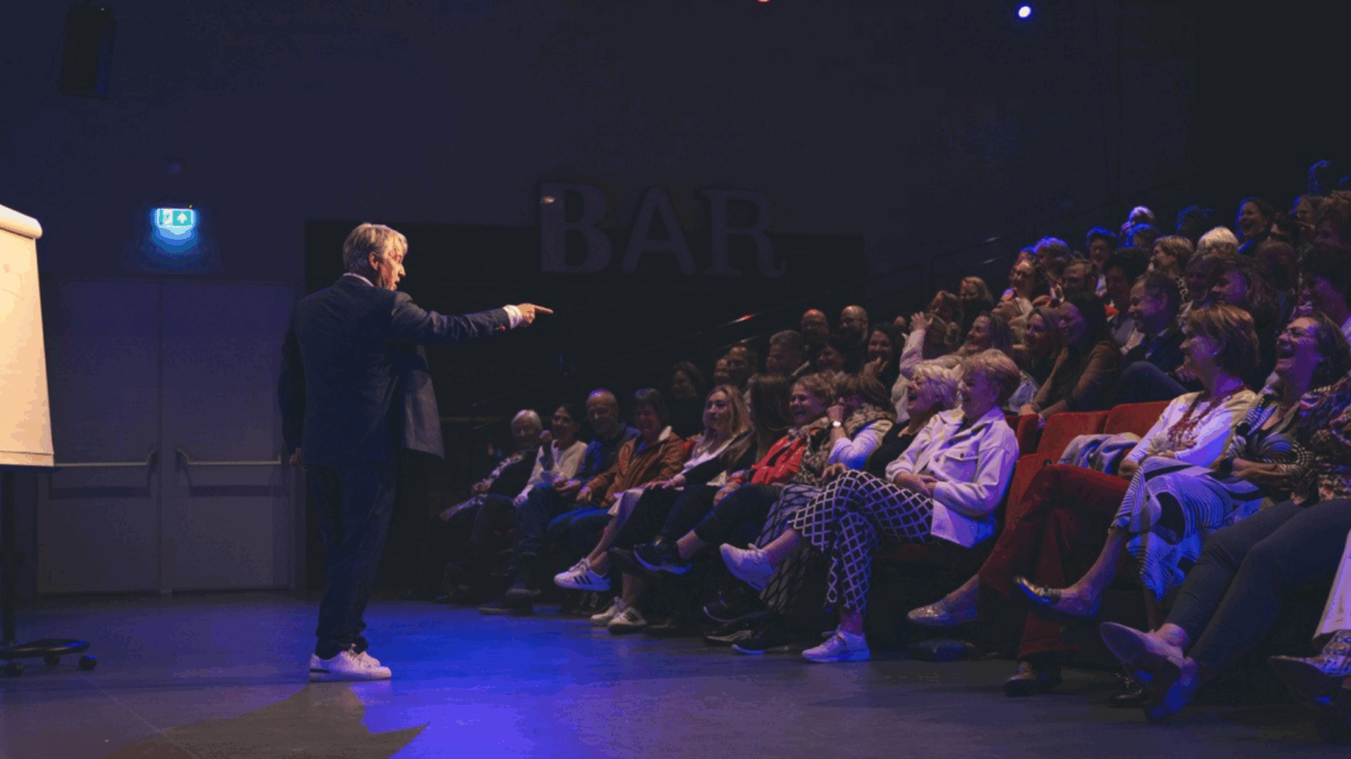 Milo Berlijn presenteert: PIMP Theatershow – Hospitality Editie