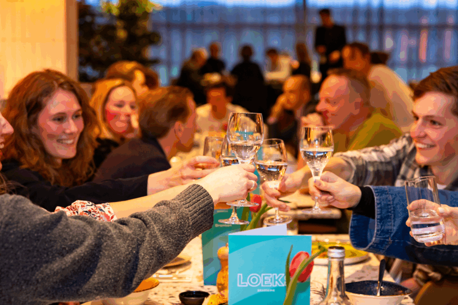 Start de avond met een diner in Brasserie Loeks