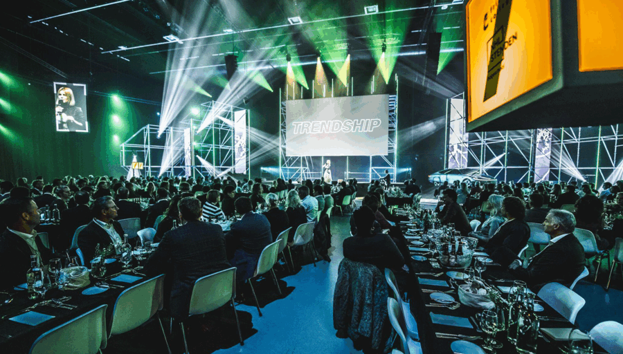 Wil je weten wat er bij ons speelt?